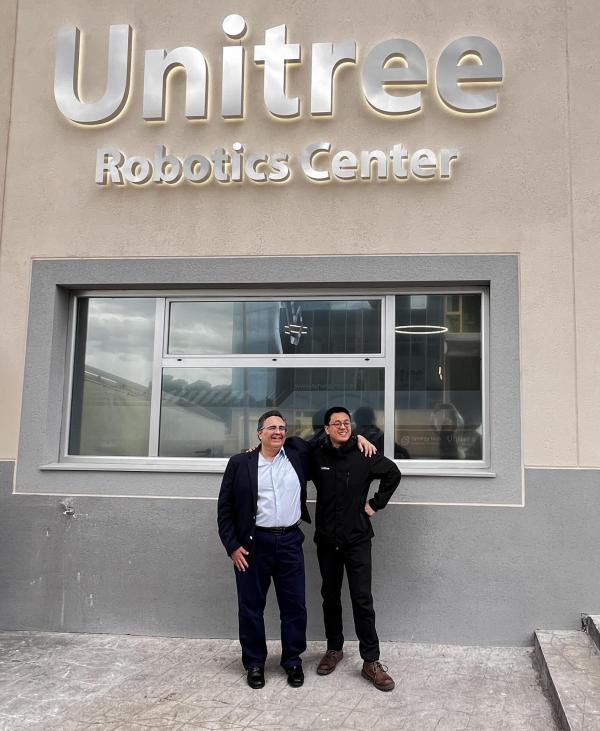 Felices por la visita de Ming Zhang, Director de Ventas de #UnitreeRobotics 